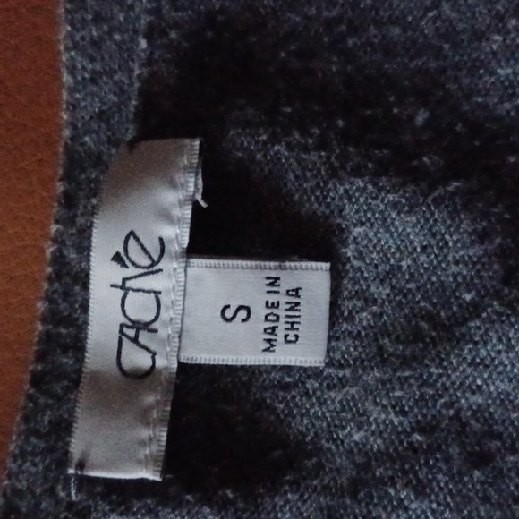 🌺Cache Gray Women's Sweater with Sequin Accents - Picture 4 of 8